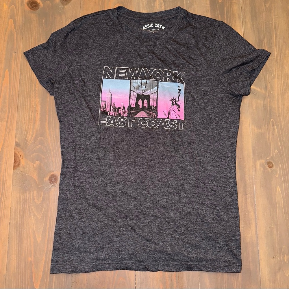 Aeropostale womens t-shirt